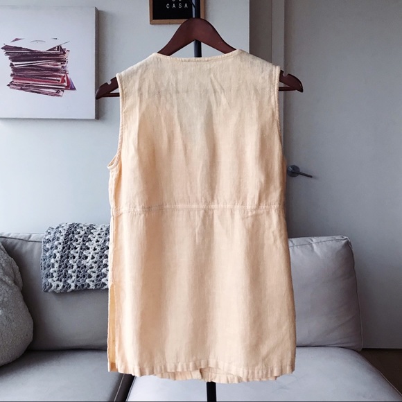 100% Linen Sleeveless Button Up - Picture 5 of 7